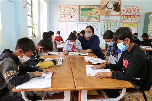 Gia Lai: 36,3 tỷ đồng mua máy tính bảng cho học sinh 'nằm im'