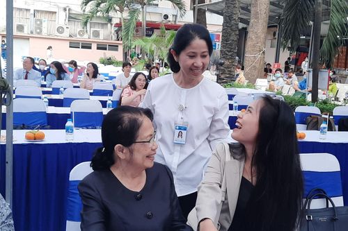 Hành trình của những em bé được sinh ra trong ống nghiệm