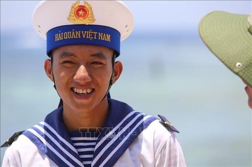 Rạng ngời nụ cười người lính hải quân trên quần đảo Trường Sa