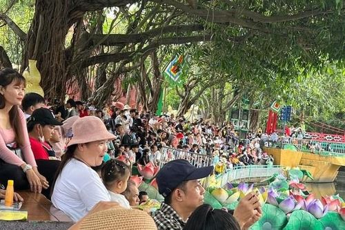TP Hồ Chí Minh đón 950.000 lượt khách tham quan, vui chơi dịp lễ 30/4 và 1/5