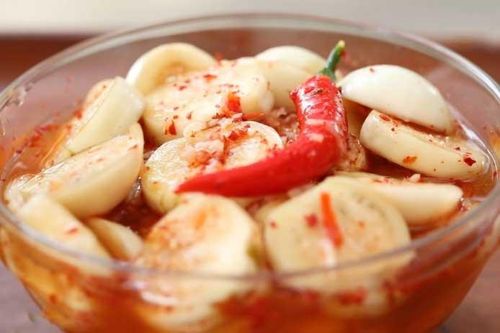 Thêm 1 bước này khi muối cà pháo, quả nào quả nấy trắng phau, giòn tan, không lo nổi váng