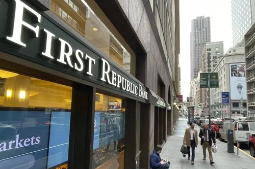 Vì sao First Republic Bank sụp đổ, liệu các ngân hàng khác có đi theo?