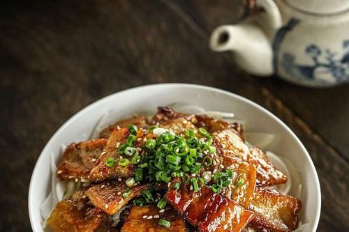 Thịt ba chỉ làm theo cách này vừa ngon miệng, hao cơm lại nhanh gọn