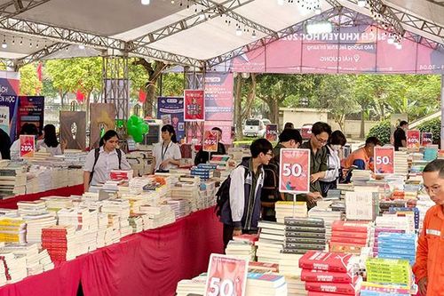 10.000 cuốn sách được bán tại Hội sách khuyến học Hải Dương