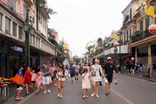 Du lịch dịp 30/4 bùng nổ, đòn bẩy khôi phục thị trường
