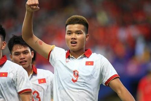 Khuất phục 'Những chú Sư tử biển', U22 Việt Nam vươn lên dẫn đầu 'Bảng tử thần'