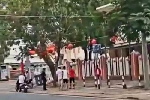 Kiên Giang: Không có chuyện một nhóm thanh niên cầm theo rựa xông vào trụ sở xã