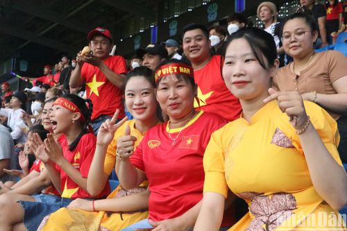 Người hâm mộ nức lòng với chiến thắng thứ hai của U22 Việt Nam