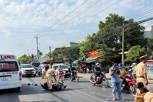 An Giang: Xe chuyển bệnh từ thiện tông người đi xe máy cùng chiều tử vong