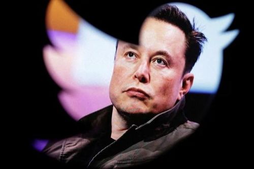 Tỷ phú Musk đe dọa thu hồi tài khoản Twitter của đài phát thanh Mỹ