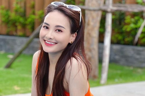 Diễn viên Bảo Thanh diện áo tắm khoe đường cong nuột nà