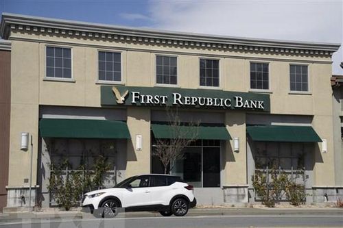 S&P hạ tín nhiệm của First Republic Bank xuống mức không đáng đầu tư