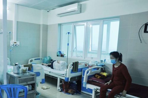 Tăng số ca COVID-19 tử vong và diễn biến nặng, nguy cơ bùng dịch sau nghỉ lễ
