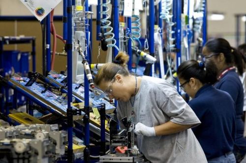 WEF: Thị trường lao động xáo trộn, sụt giảm 14 triệu việc làm