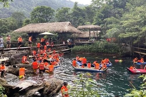 Phong Nha - Kẻ Bàng thu hút đông du khách dịp nghỉ lễ 30/4-1/5