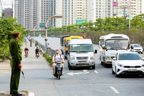 Đường về Thủ đô sau lễ: Cao tốc thông thoáng lạ thường, nội đô ùn ứ cục bộ