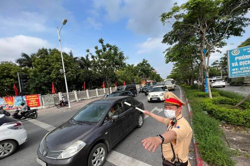 Các tuyến đường về Thủ đô đông phương tiện nhưng không ùn tắc