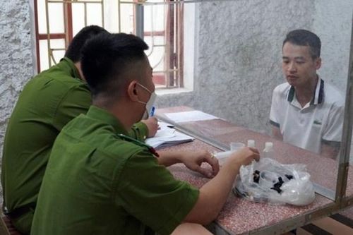 Bắt giữ nam thanh niên cất giấu dung dịch chất ma túy mới