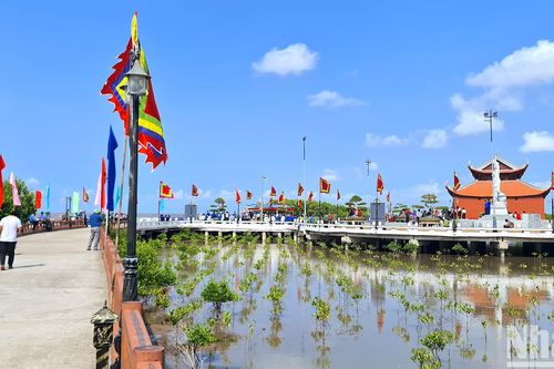 Cà Mau thu hút lượng lớn du khách dịp Lễ 30/4