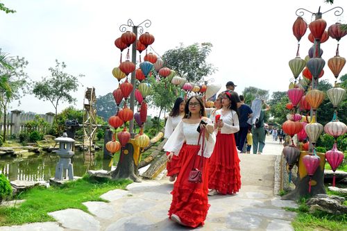 Ninh Bình đón gần 343 nghìn lượt khách du lịch dịp nghỉ lễ