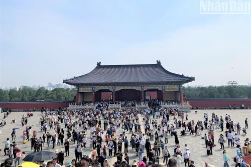 Du lịch Trung Quốc bùng nổ, lượng khách và doanh thu vượt năm 2019