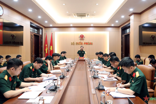 Thượng tướng Lê Huy Vịnh kiểm tra hoạt động Cổng dịch vụ công Bộ Quốc phòng