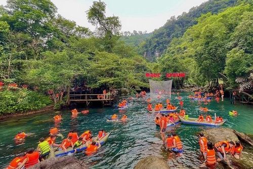 Khách du lịch đến Quảng Bình tăng hơn 73% trong dịp lễ