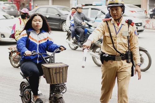 Nhiều trẻ chấn thương nặng vì xe đạp điện