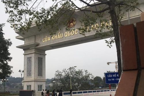 Dịp nghỉ lễ 30/4 - 1/5: Hơn 30.000 lượt người xuất nhập cảnh qua Cửa khẩu Quốc tế Lào Cai