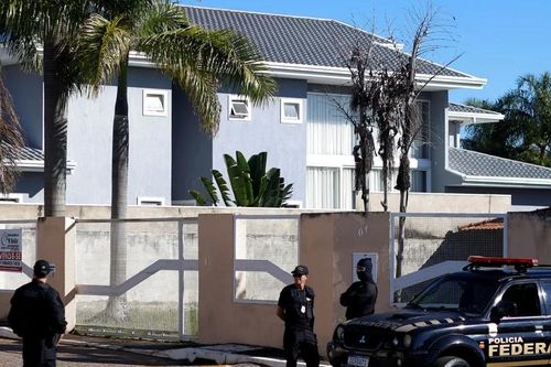 Cảnh sát Brazil đột kích nhà cựu Tổng thống Bolsonaro, bắt trợ lý cũ