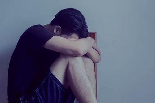 Đọc tin nhắn bác sĩ gửi cho vợ, tôi chỉ muốn ly hôn dù mới cưới 6 tháng