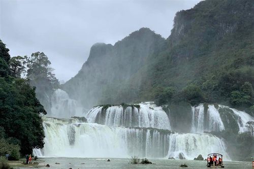 Sớm đưa Khu cảnh quan thác Bản Giốc-Đức Thiên vào vận hành thí điểm