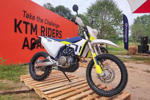 Husqvarna 701 Enduro mẫu 'cào cào' khủng giá ngang ngửa nhiều ô tô hot ở Việt Nam