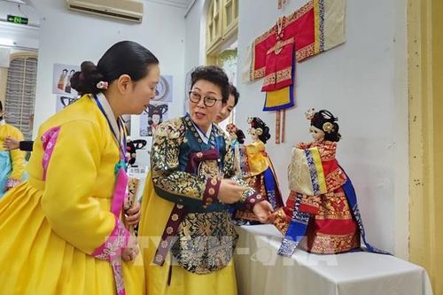 Festival nghề truyền thống Huế: Hồi sinh, phát triển nhiều nghề và làng nghề