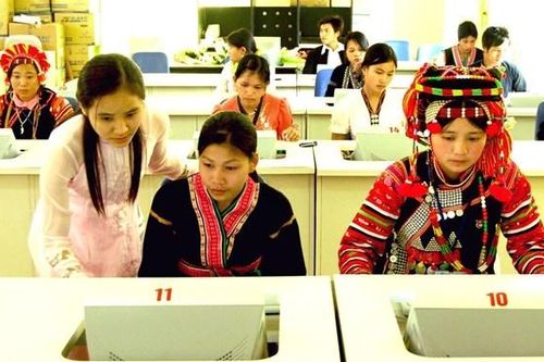 Đối tượng tuyển sinh, hình thức tổ chức đào tạo tiếng dân tộc thiểu số