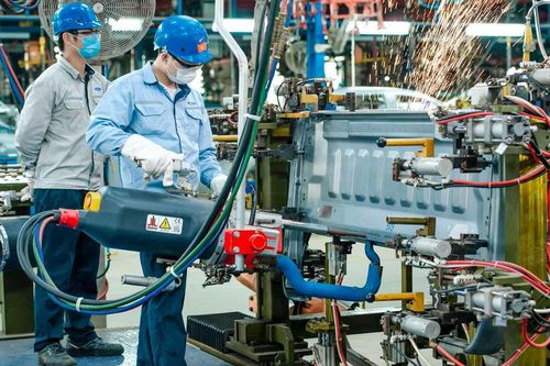 Chỉ số PMI ngành sản xuất Việt Nam tháng 4 tiếp tục giảm, đơn đặt hàng mới suy giảm mạnh