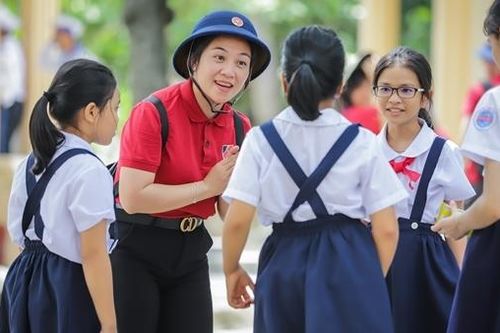 Bài cuối: Khi Tổ quốc bốn bề lên tiếng hát…