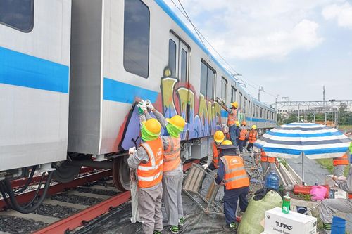 Nguyên nhân tàu Metro số 1 ở TP.HCM bị vẽ bậy