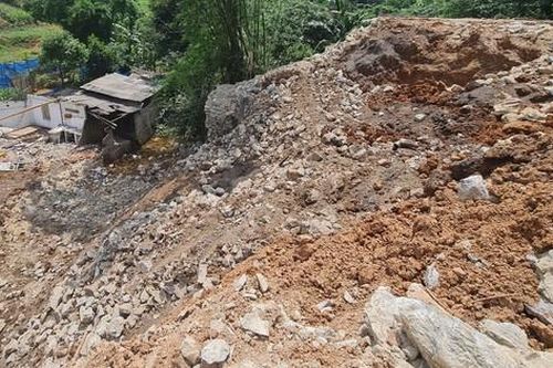 Cận cảnh công trình sạt lở bờ kè làm 3 mẹ con tử vong