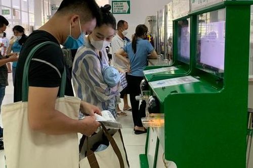 TP.HCM nắng nóng, người già và trẻ em 'đổ bệnh' tăng cao