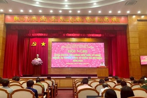 Quảng Ninh: Tập huấn kiến thức thông tin đối ngoại cho phóng viên và cán bộ chuyên trách