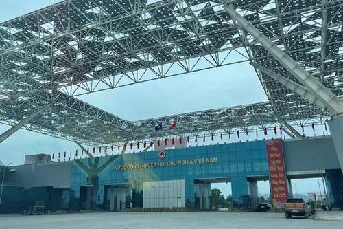 Đề xuất mở luồng cho xe du lịch tự lái của Trung Quốc vào Quảng Ninh