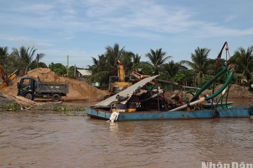 An Giang quyết liệt bảo vệ nguồn cát sông