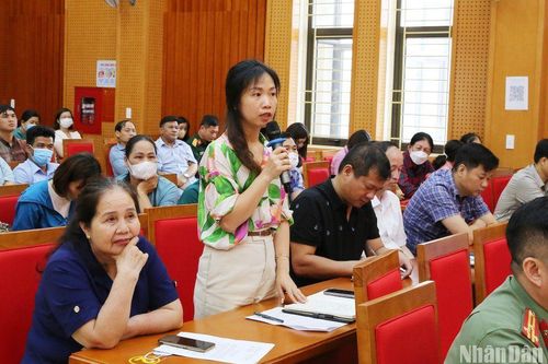 Đồng chí Nguyễn Xuân Thắng tiếp xúc cử tri tại Quảng Ninh
