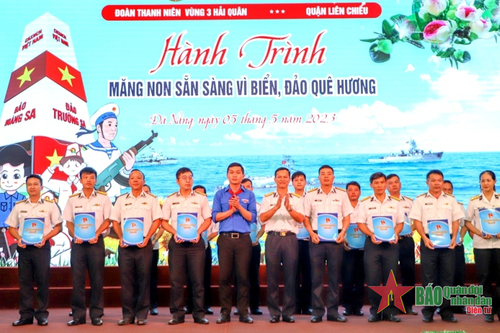 Hành trình 'Măng non sẵn sàng vì biển, đảo quê hương' tại Vùng 3 Hải quân