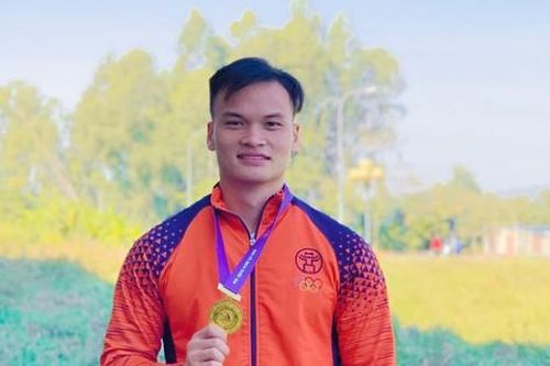 Nam sinh sở hữu bộ sưu tập huy chương Giải thưởng đua thuyền danh giá