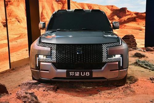 Yangwang U8 2024 - SUV điện 'khủng long' hơn 4,7 tỷ đồng tại Trung Quốc