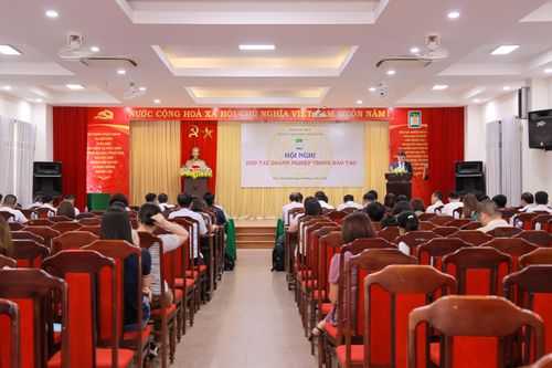 Hợp tác với doanh nghiệp trong chương trình đào tạo sinh viên