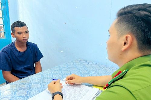 Nam thanh niên sát hại cha và chú ruột