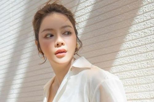 Sao Việt: Lý Nhã Kỳ thả thính cực ngọt, NSND Thu Hà hóa cô thôn nữ